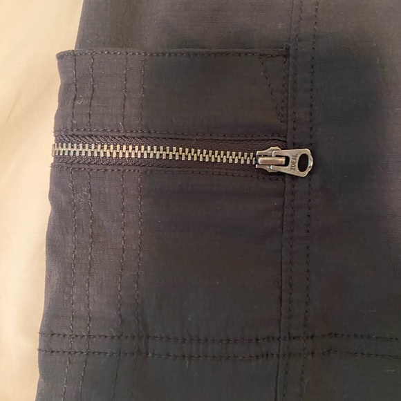 Athleta size 0 skirt! Very good condition. - Picture 4 of 4